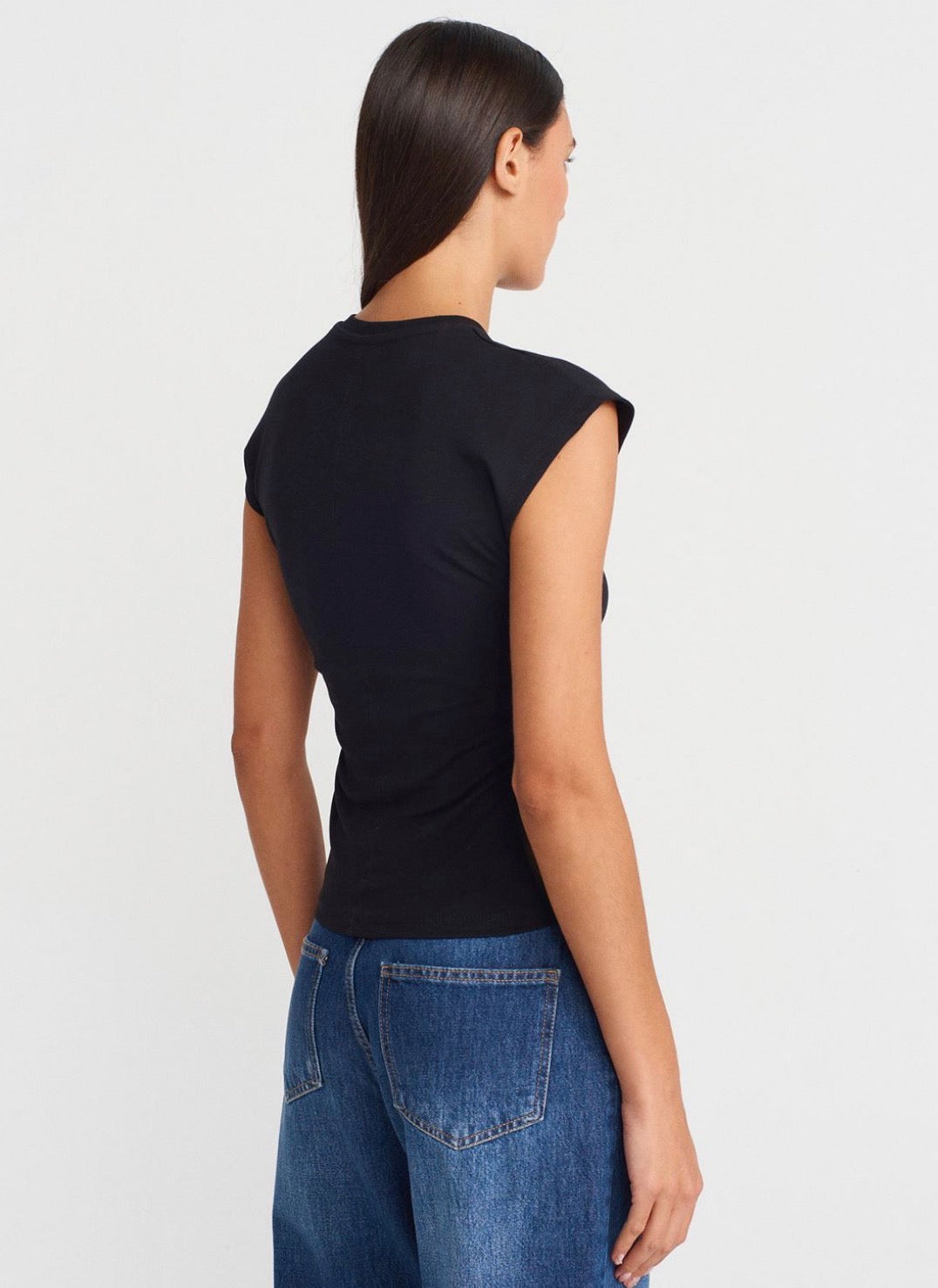 Contour Seam Cap Sleeve Top