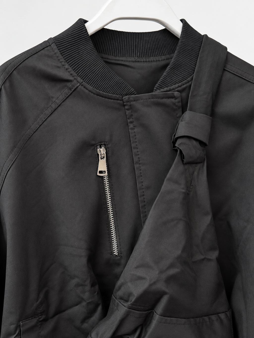 THE CARRY BOMBER