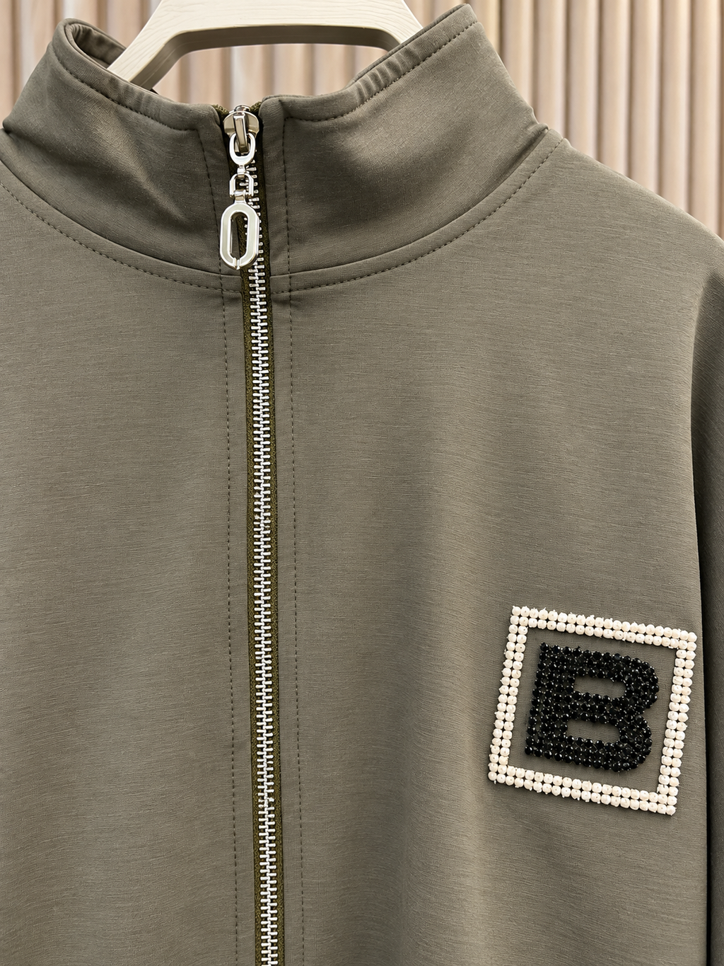 THE B ZIP JACKET