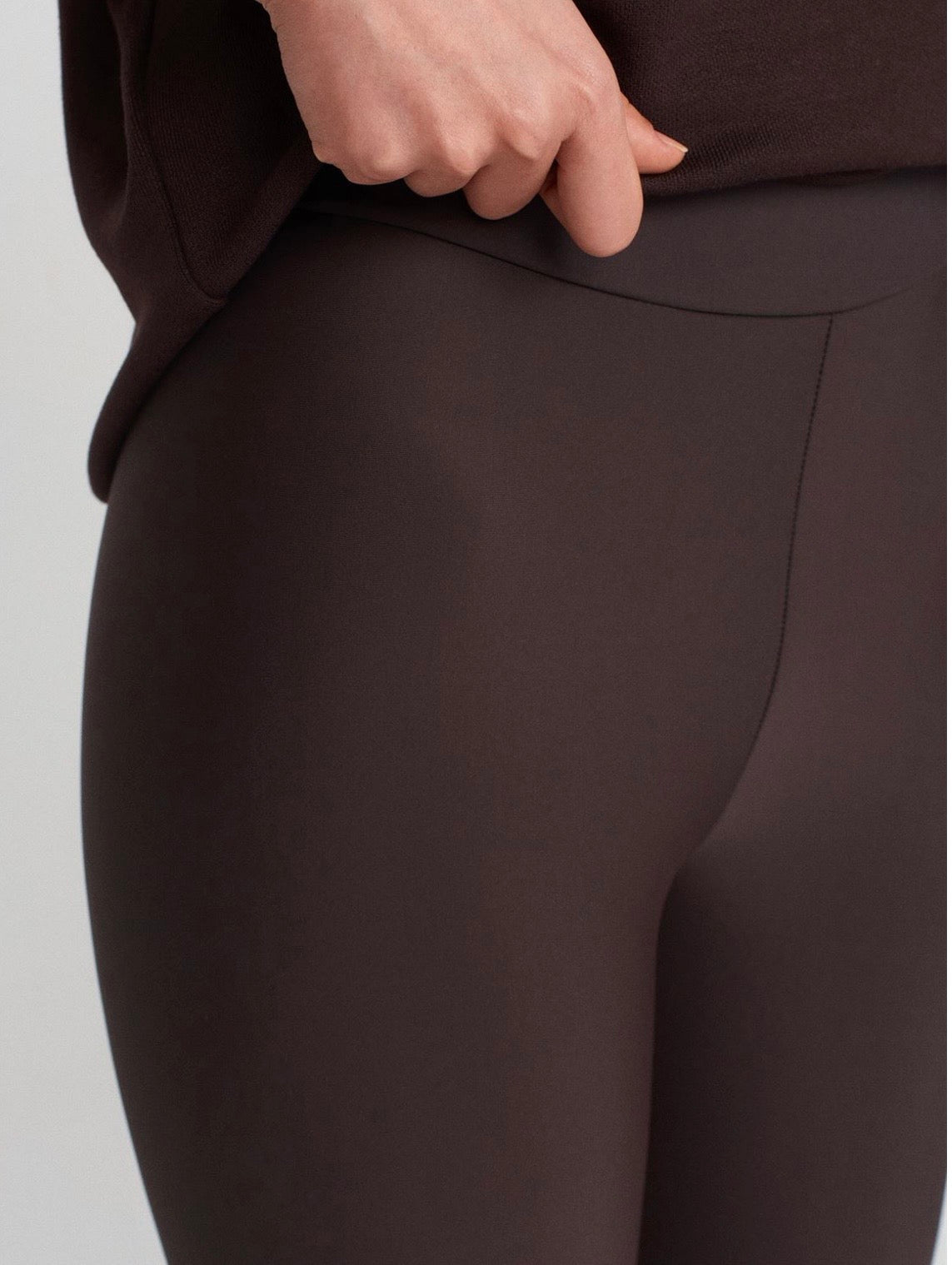 Sculpt Stirrup Leggings – Espresso/Noir
