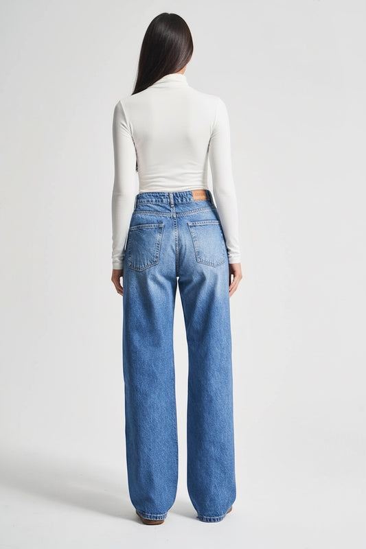 Straight Fit Jeans - Mid Blue Wash